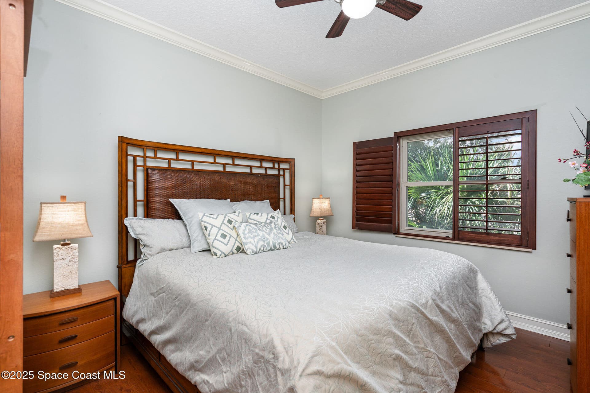 29 Riverside Drive 203 photo 24