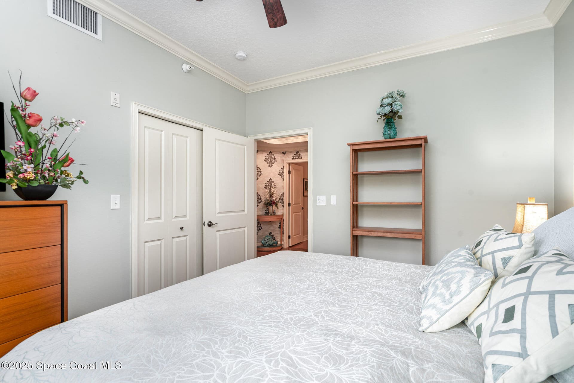 29 Riverside Drive 203 photo 25