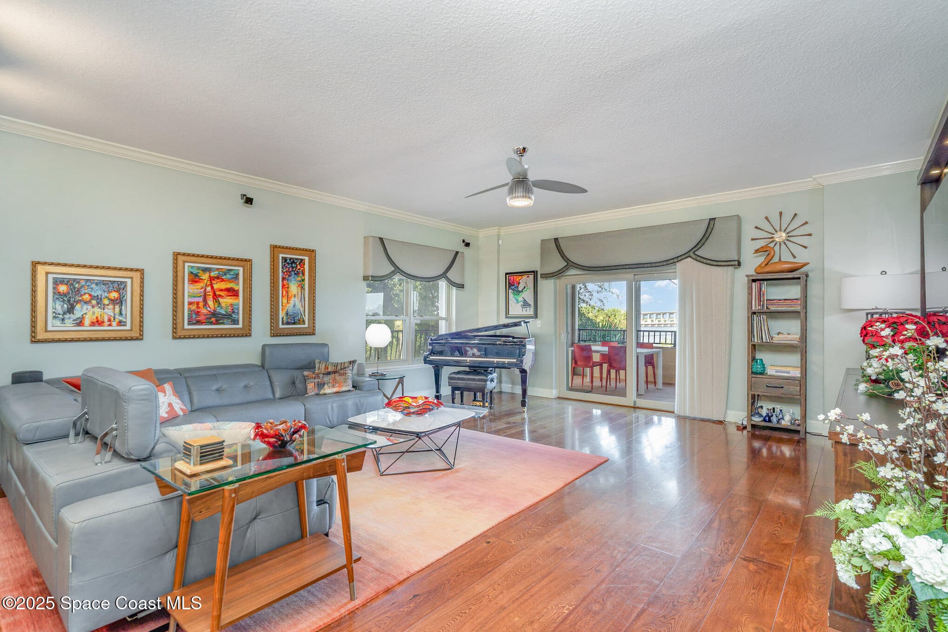 29 Riverside Drive 203 photo 3