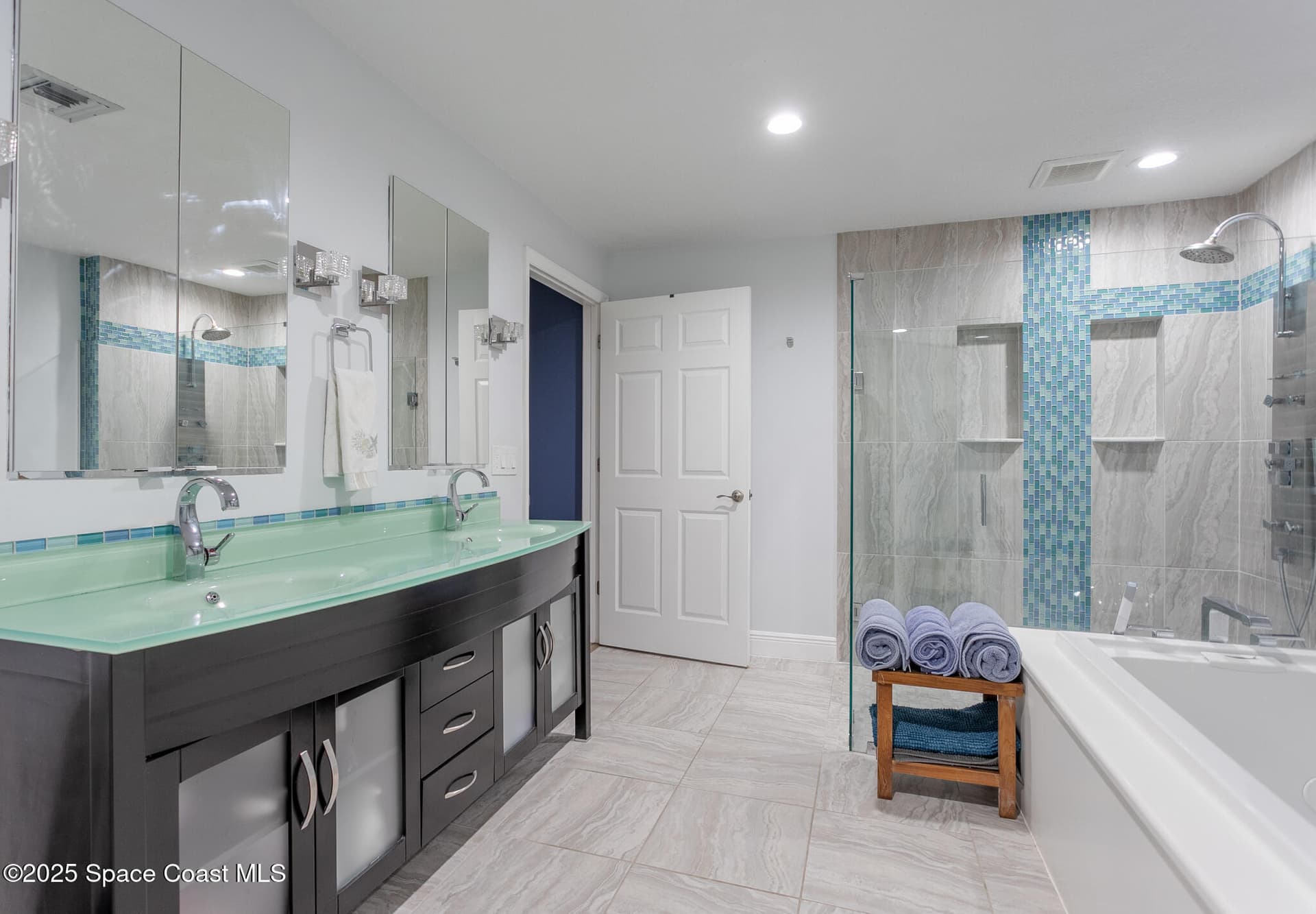2741 Newfound Harbor Drive photo 14