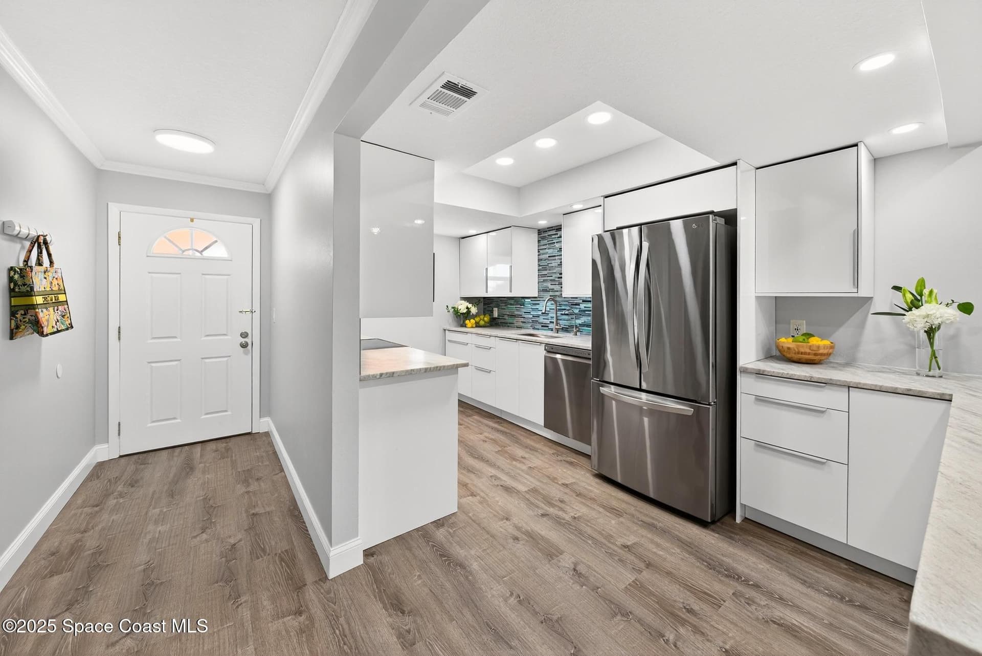8000 Ridgewood Avenue 207 photo 8