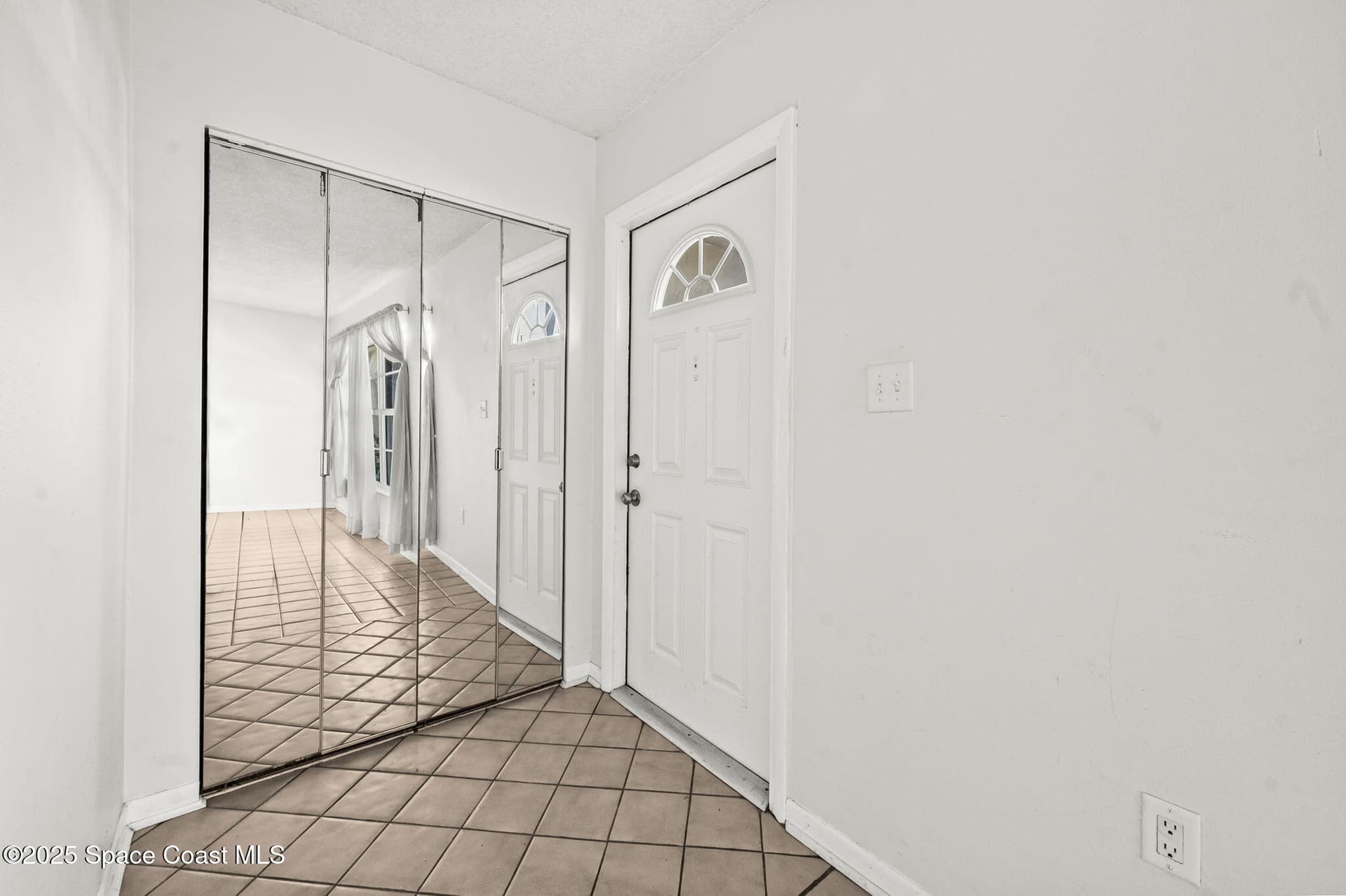 407 Ibis Lane 4-6 photo 4
