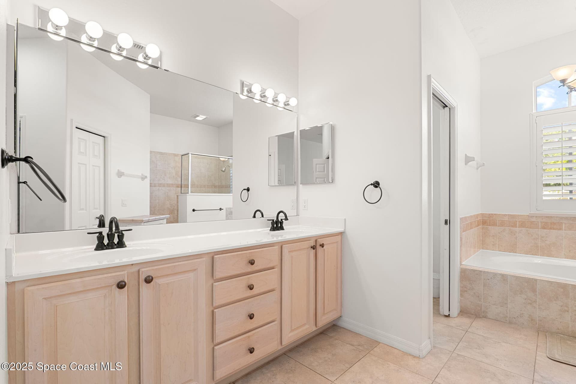 379 Pentland Drive photo 11