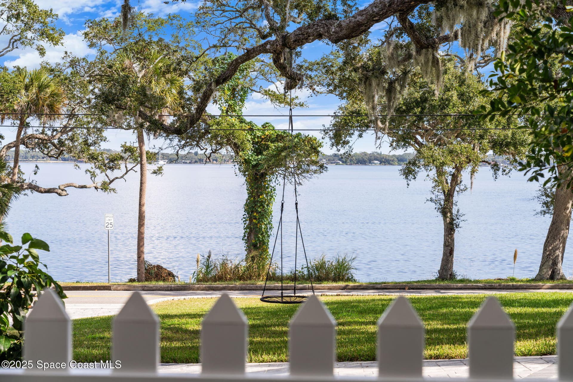 875 N Indian River Drive photo 3