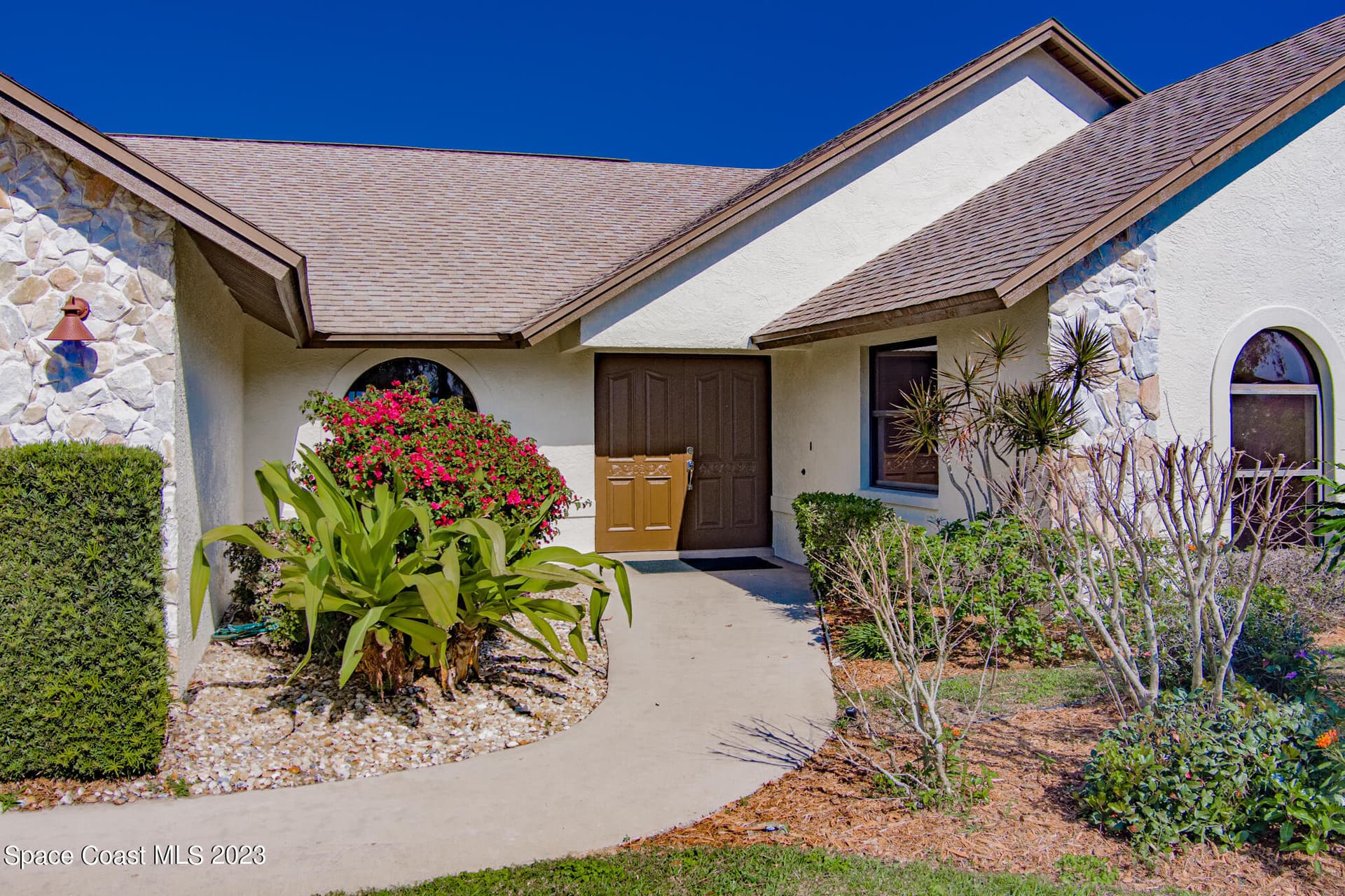 2100 Leeward Lane photo 4