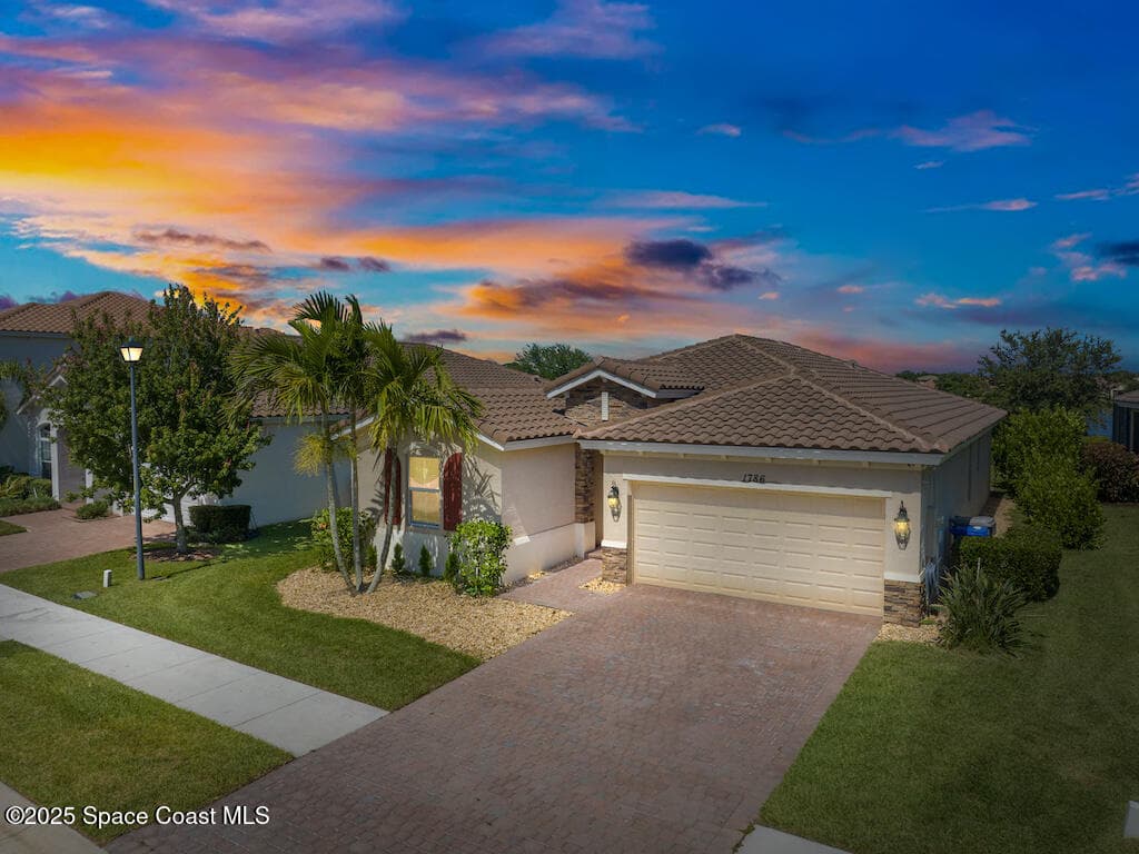 1786 Berkshire Circle SW photo 1
