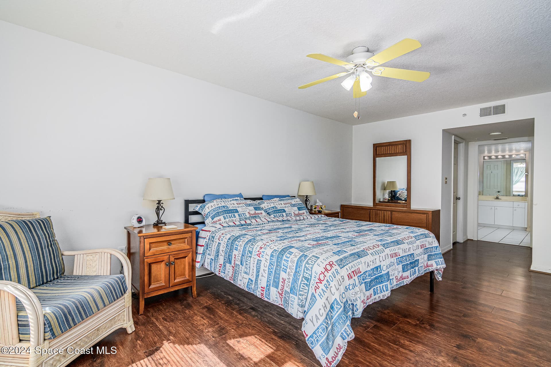 601 Shorewood Drive G402 photo 12