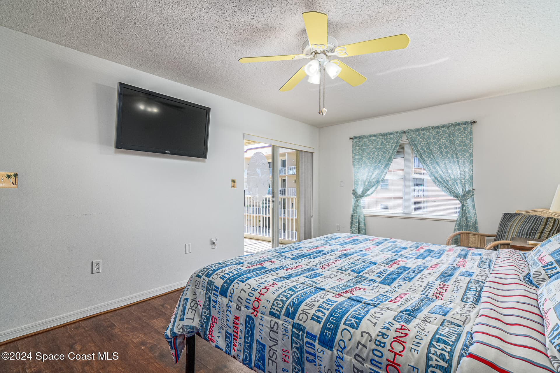 601 Shorewood Drive G402 photo 13