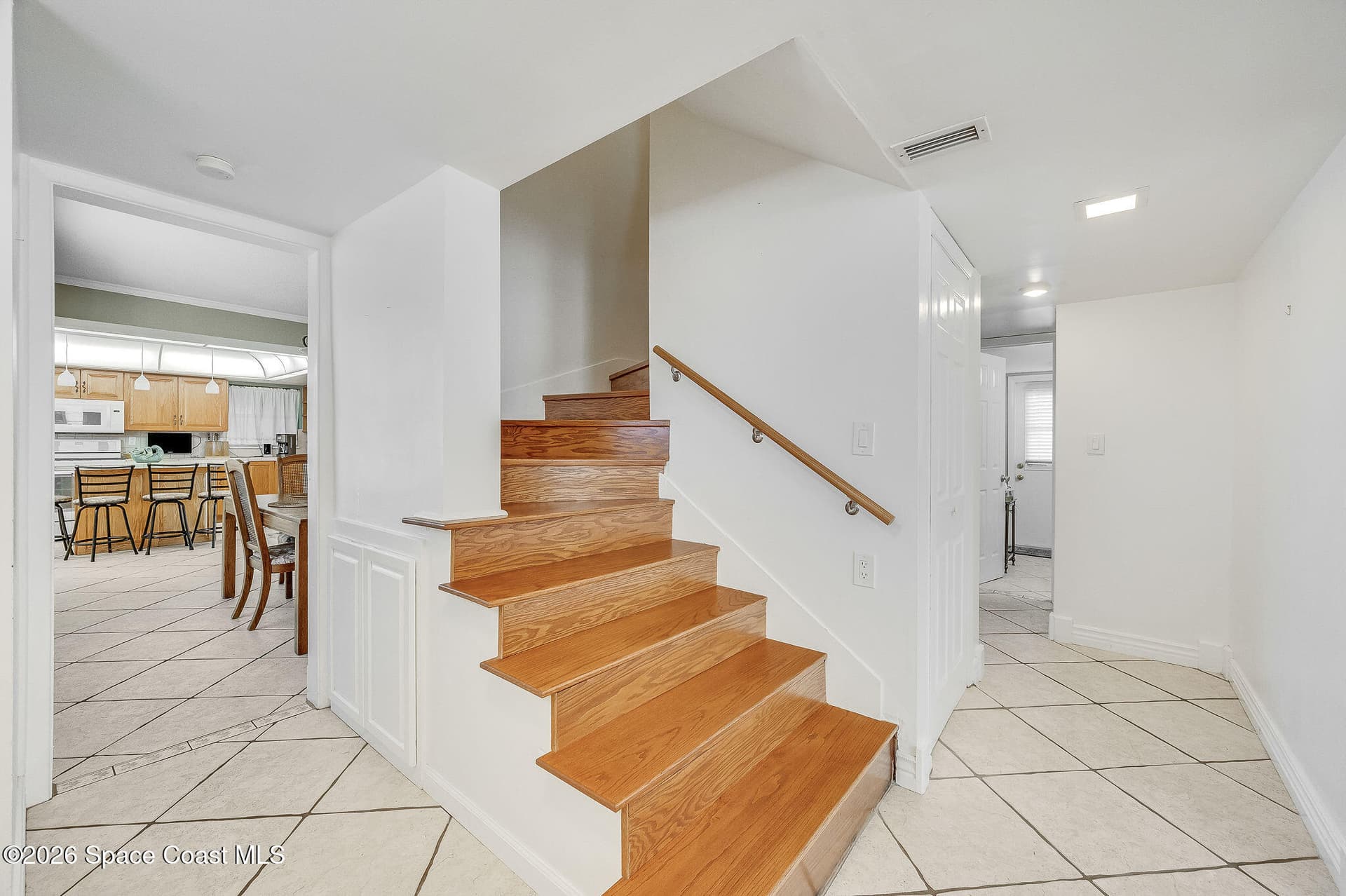 610 Paula Avenue photo 5