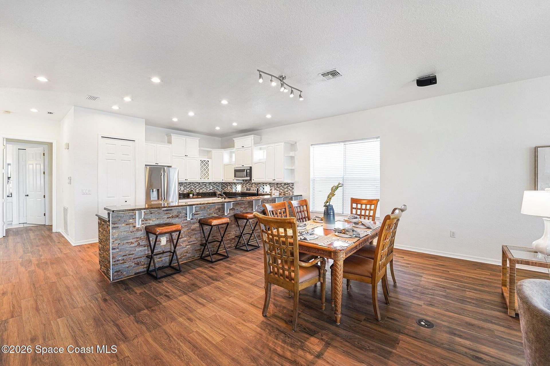 14215 N Bayshore Drive W photo 8