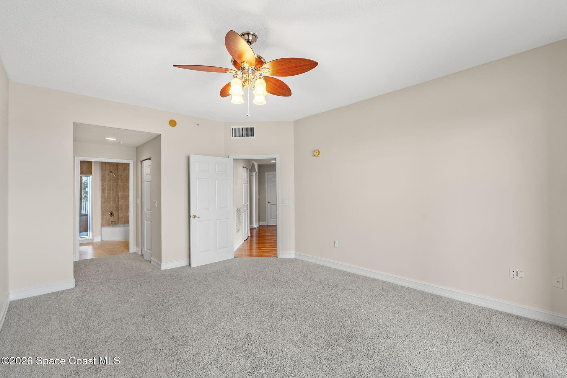 93 Delannoy Avenue 405 photo 23