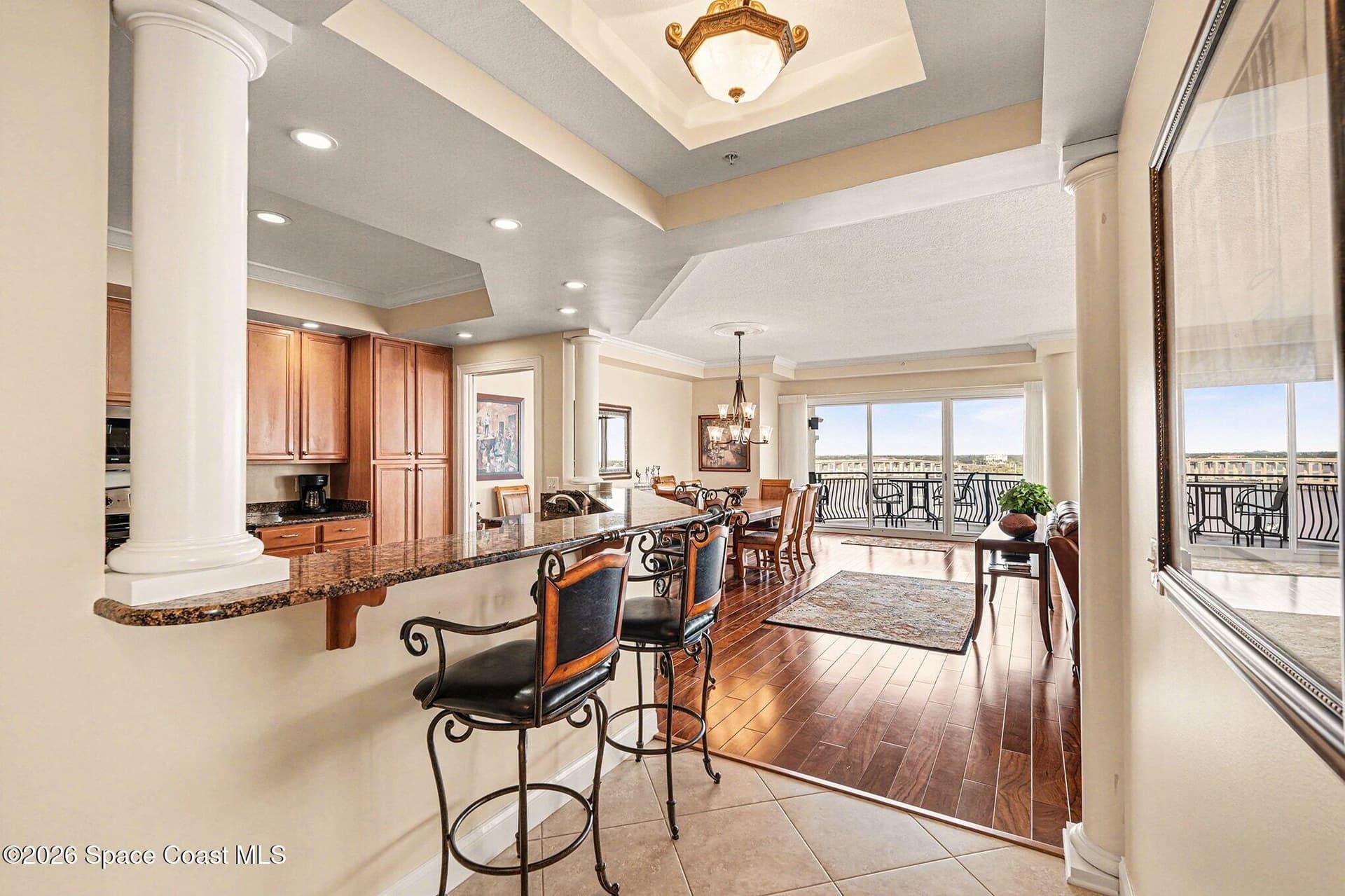 21 Riverside Drive 902 photo 15