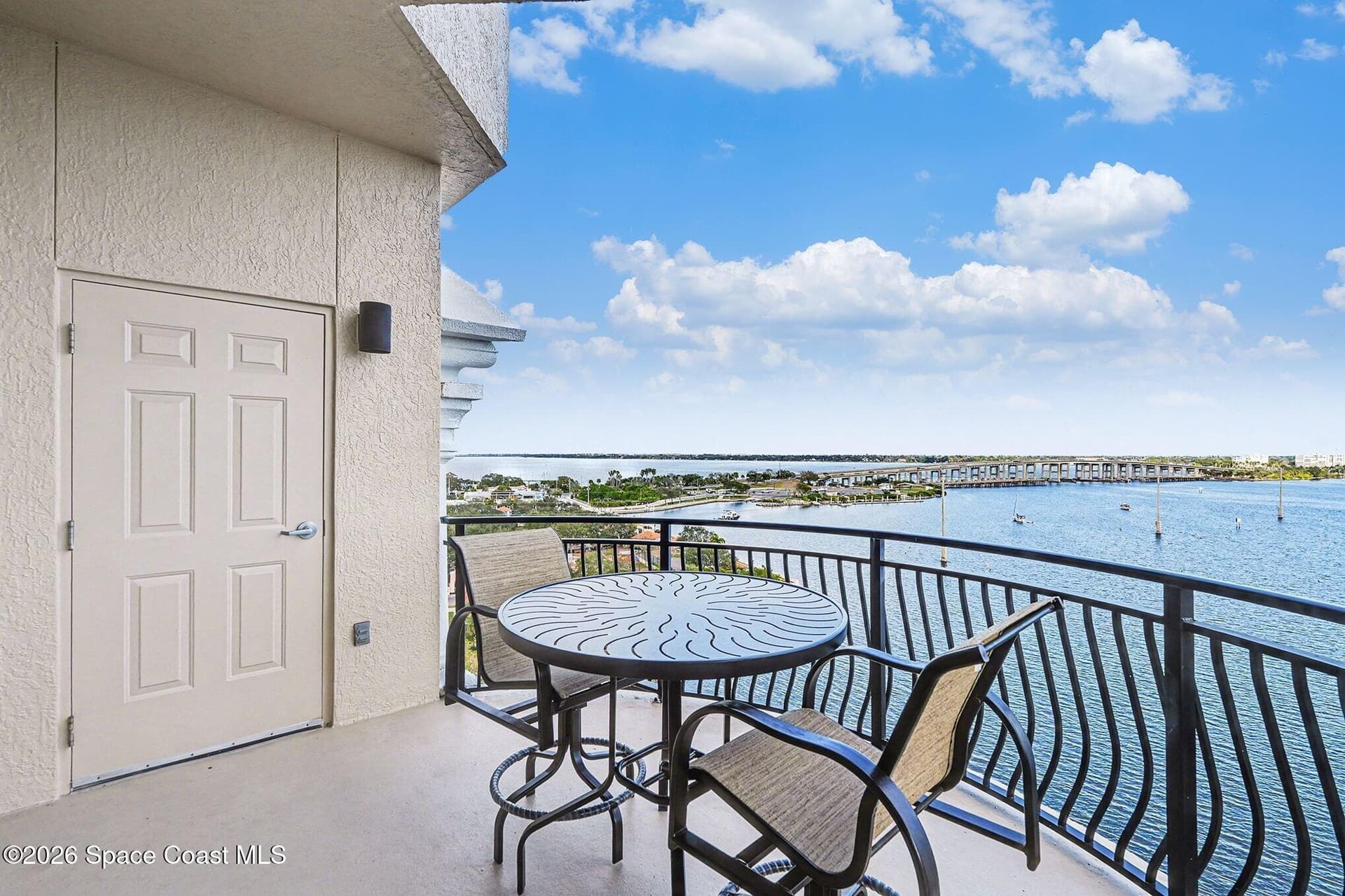 21 Riverside Drive 902 photo 20