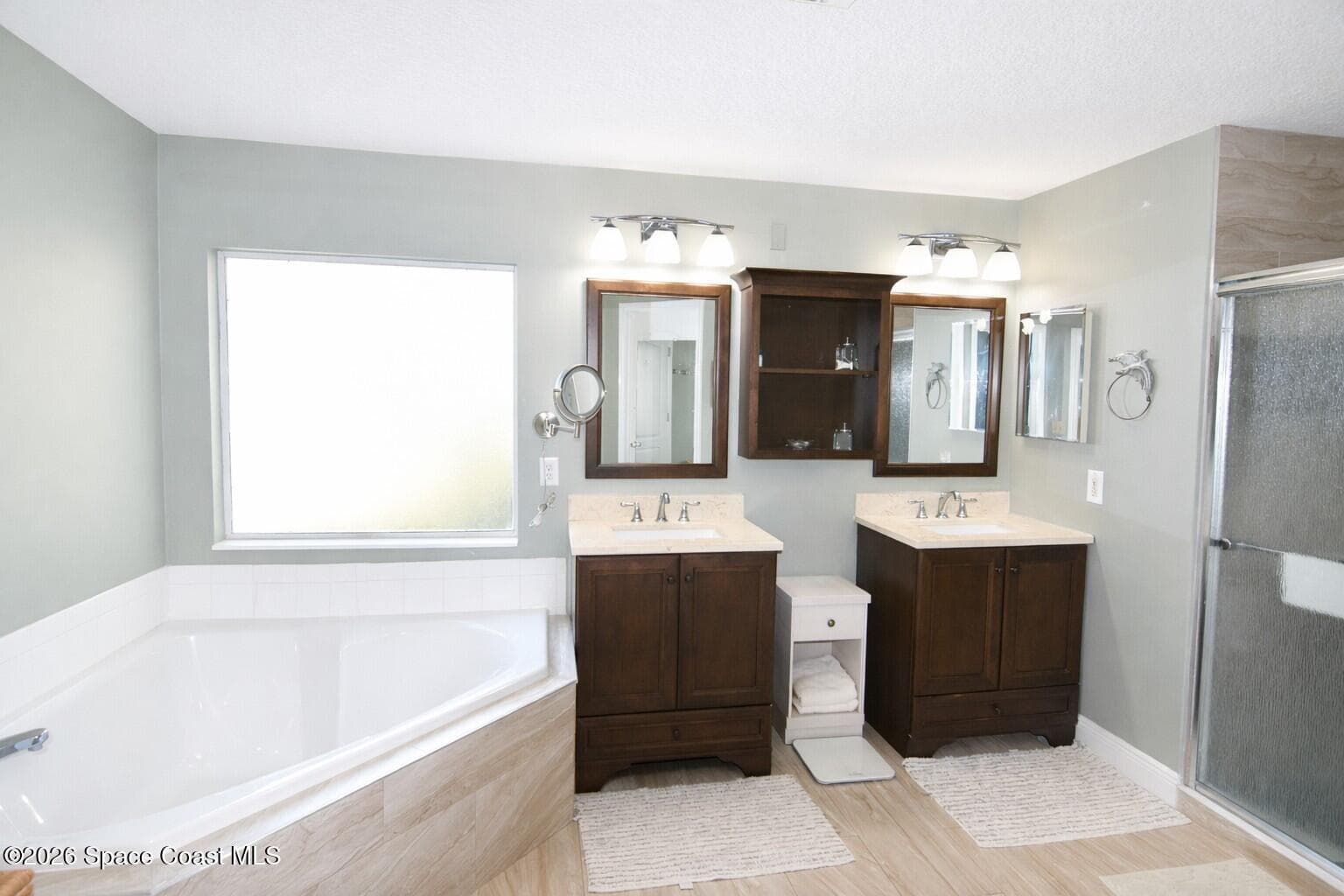 1594 Stafford Avenue photo 13