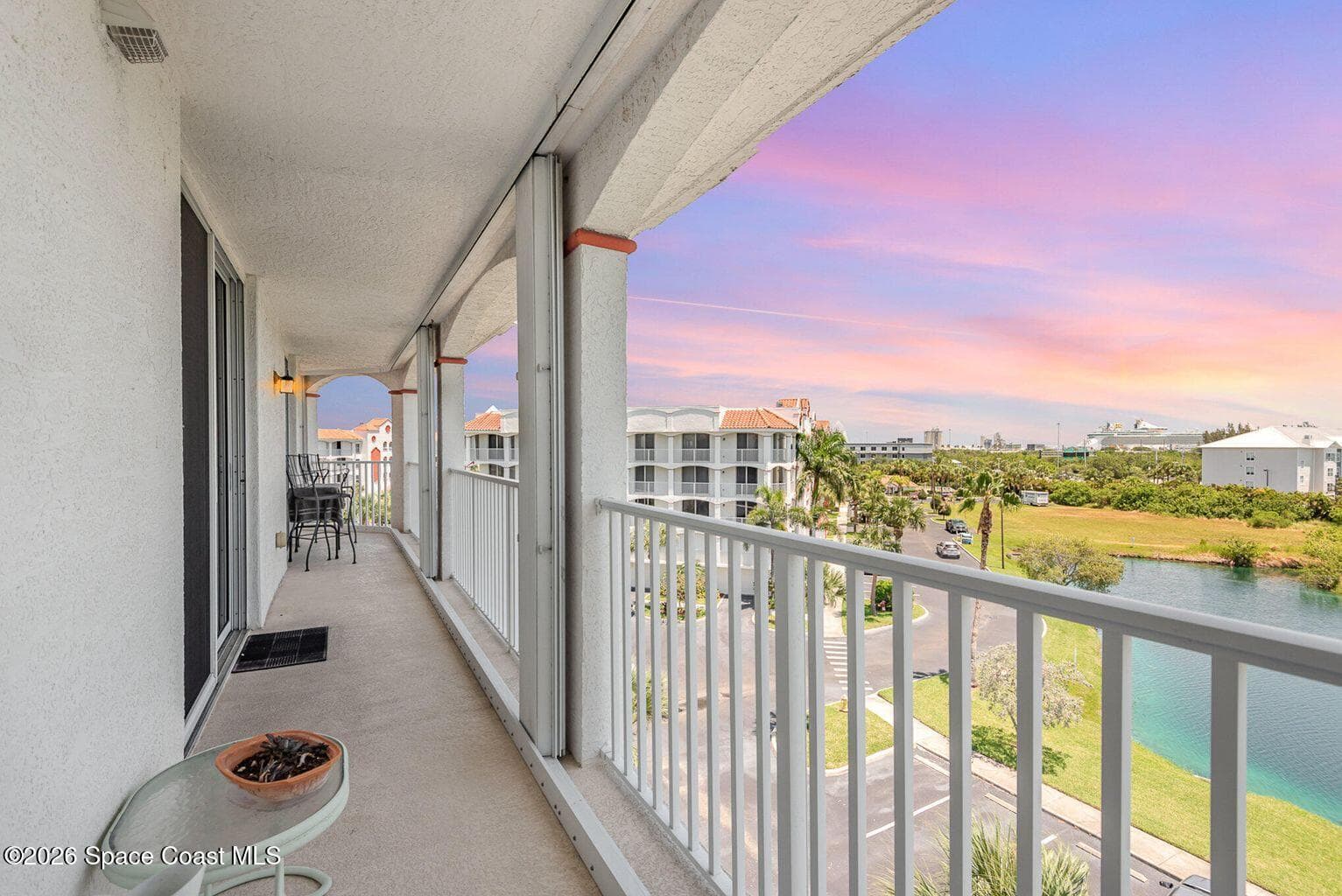 8903 Laguna Lane 503 photo 1