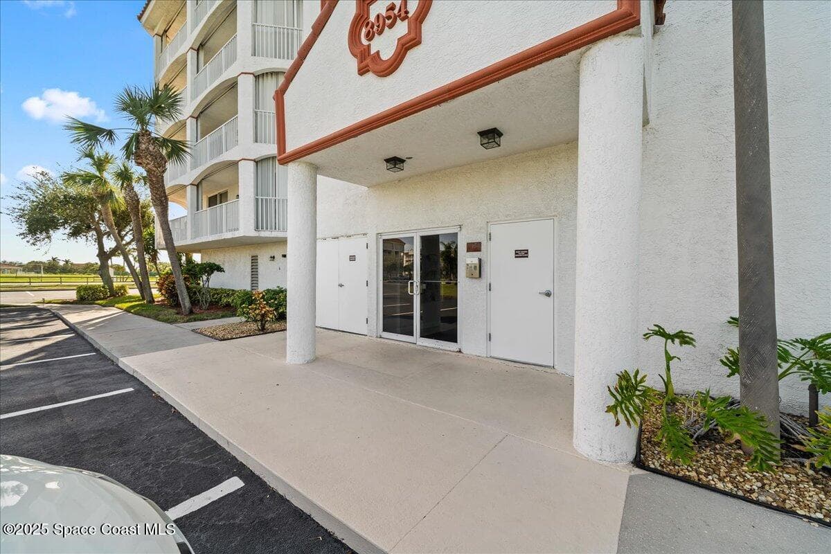 8954 Puerto Del Rio Drive 1503 photo 4