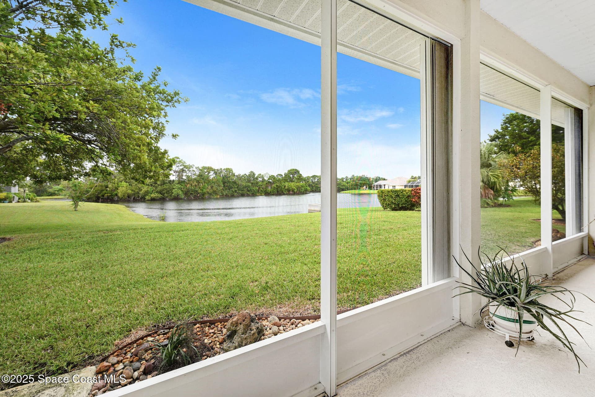 5731 Herons Landing Drive photo 21