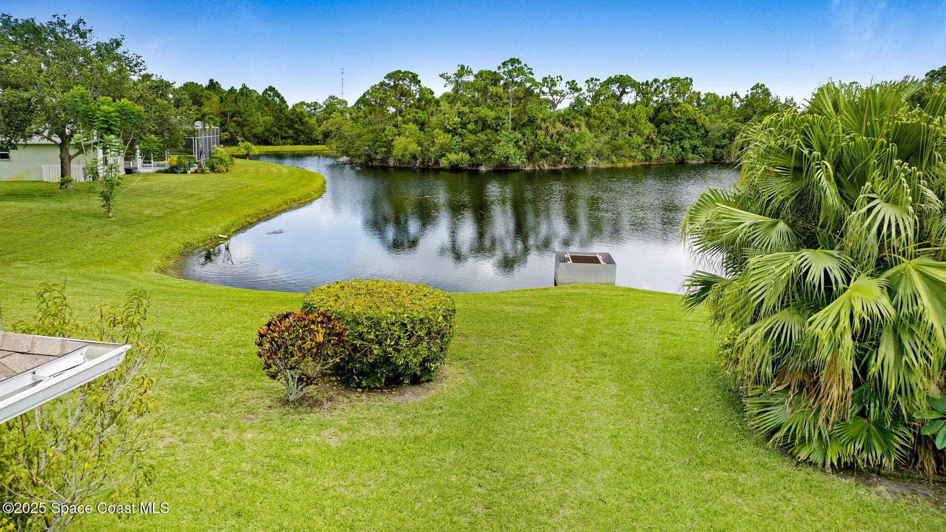 5731 Herons Landing Drive photo 22
