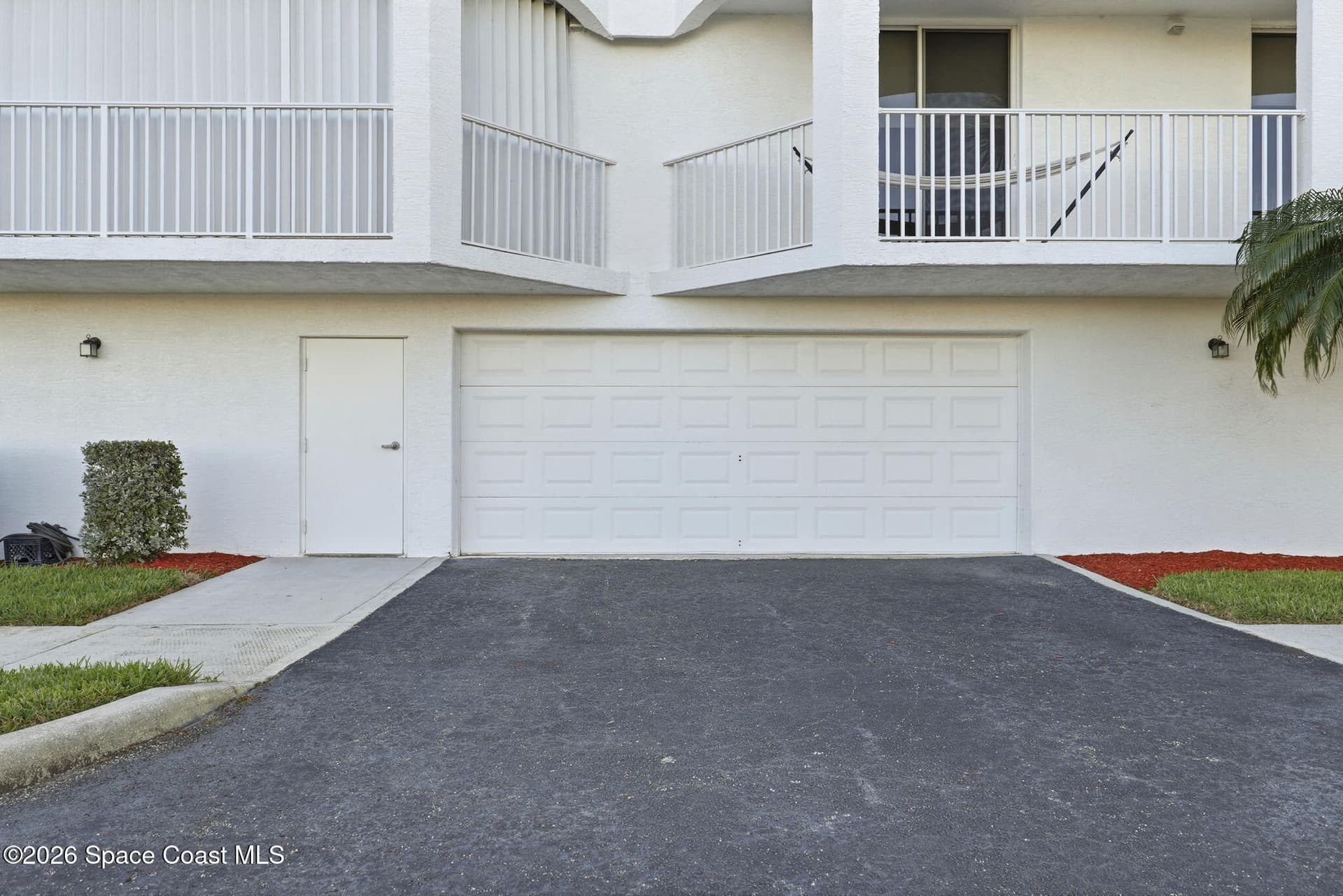 8903 Laguna Lane 503 photo 10