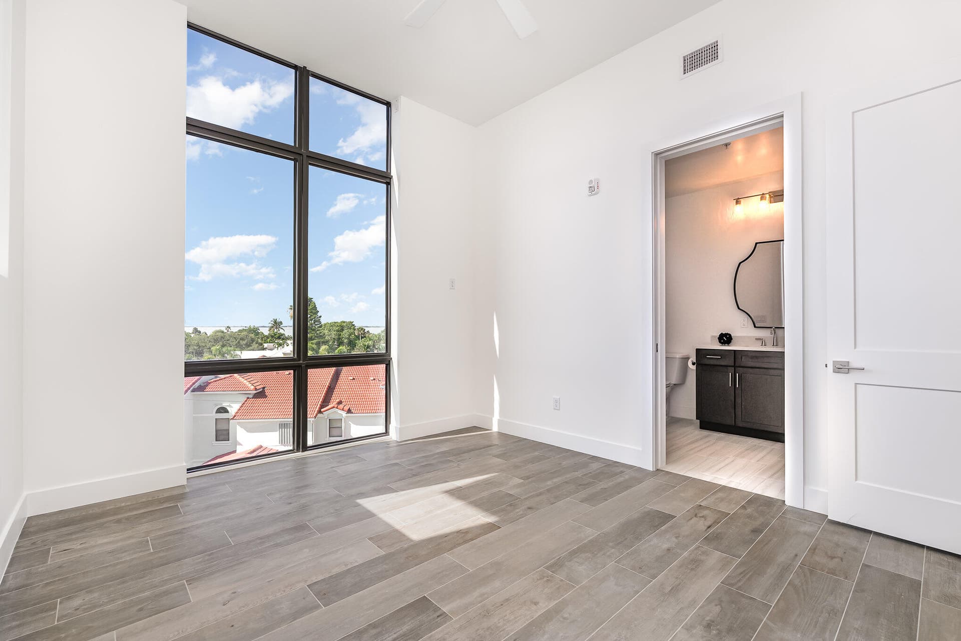205 Strand Drive 401 photo 18