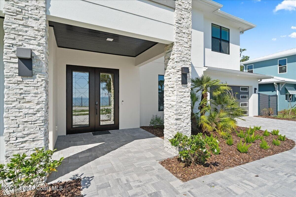 5306 Riveredge Drive photo 5