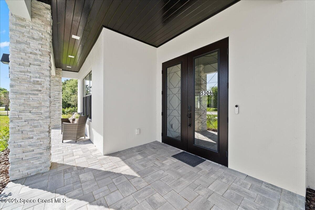 5306 Riveredge Drive photo 6