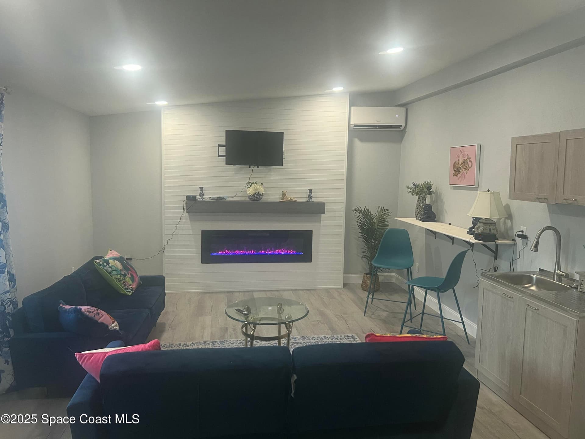 345 S Point Court photo 8