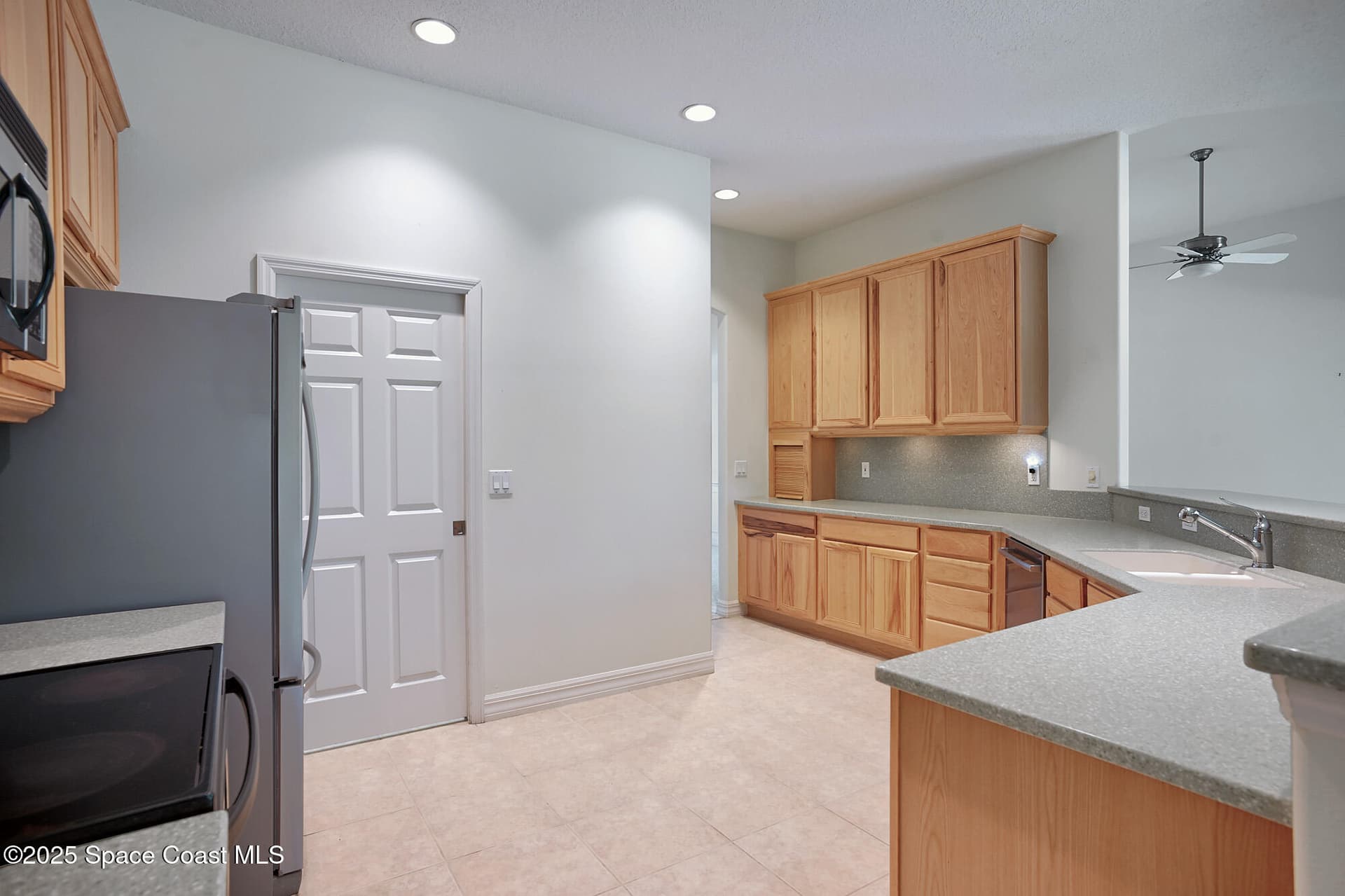 5357 Solway Drive photo 3