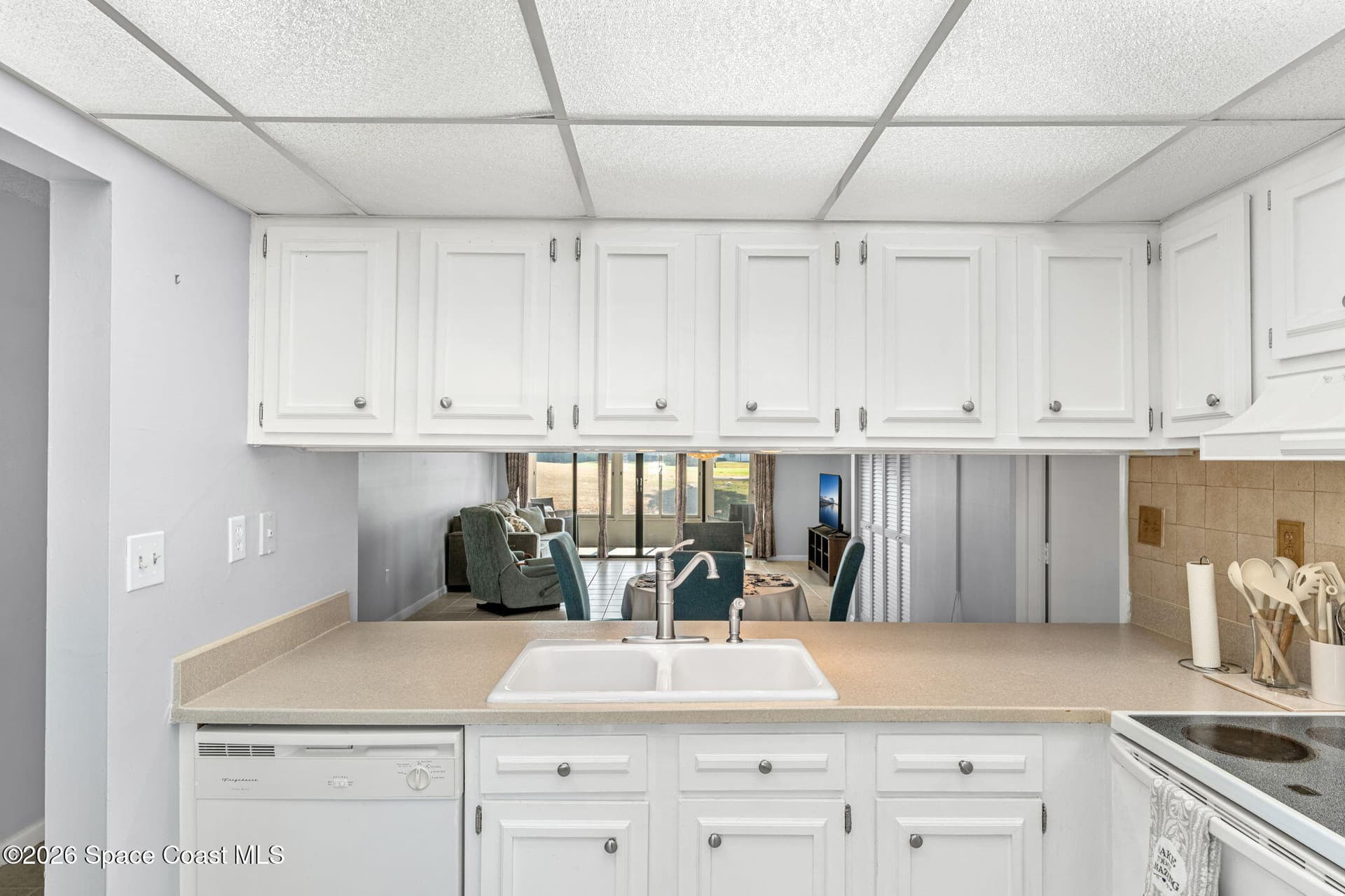 2727 N Wickham Road 8-101 photo 17