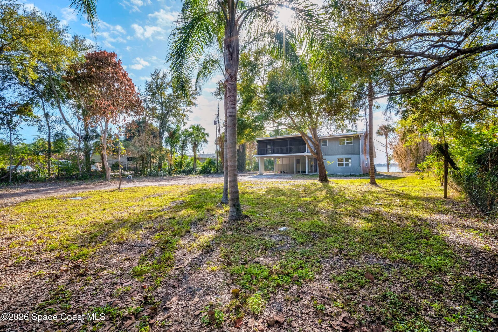 535 Robinhood Drive photo 2