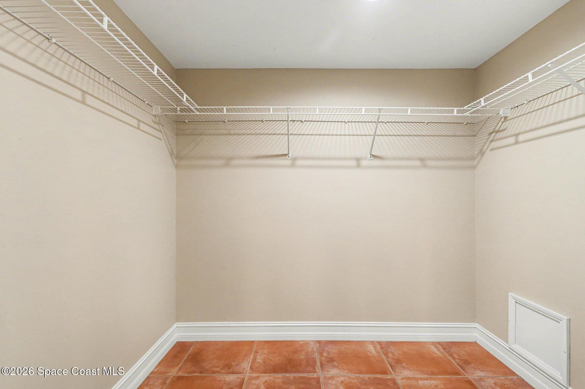 8470 Ridgewood Avenue 502 photo 16