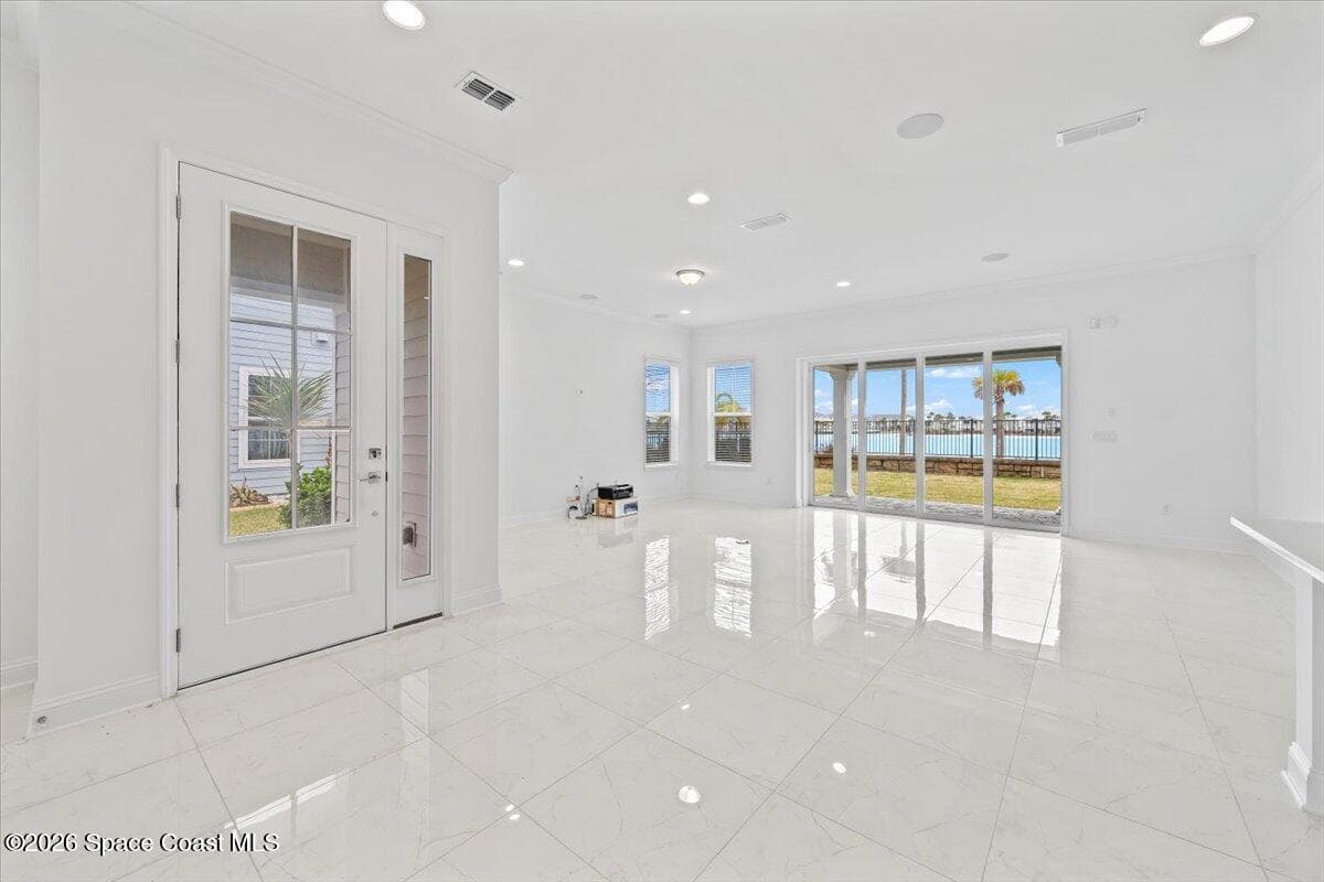425 Marquesa Circle photo 8