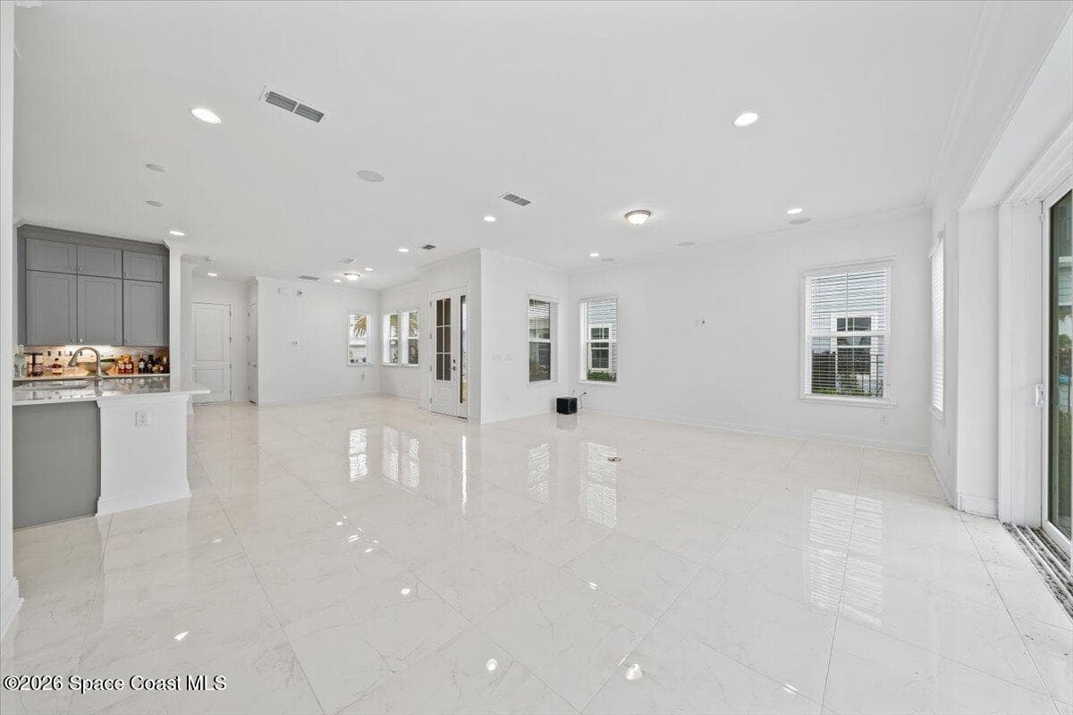425 Marquesa Circle photo 9
