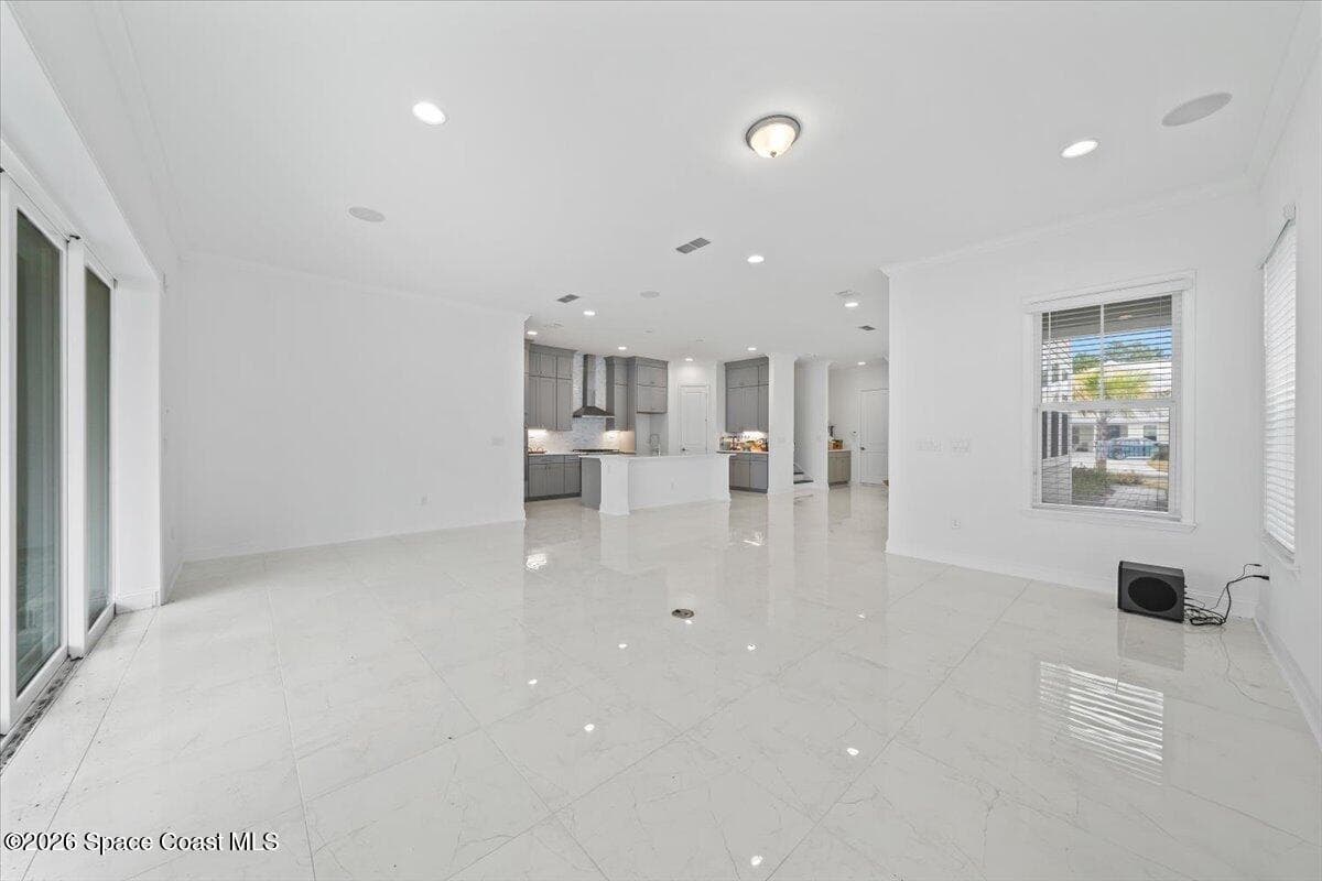 425 Marquesa Circle photo 10