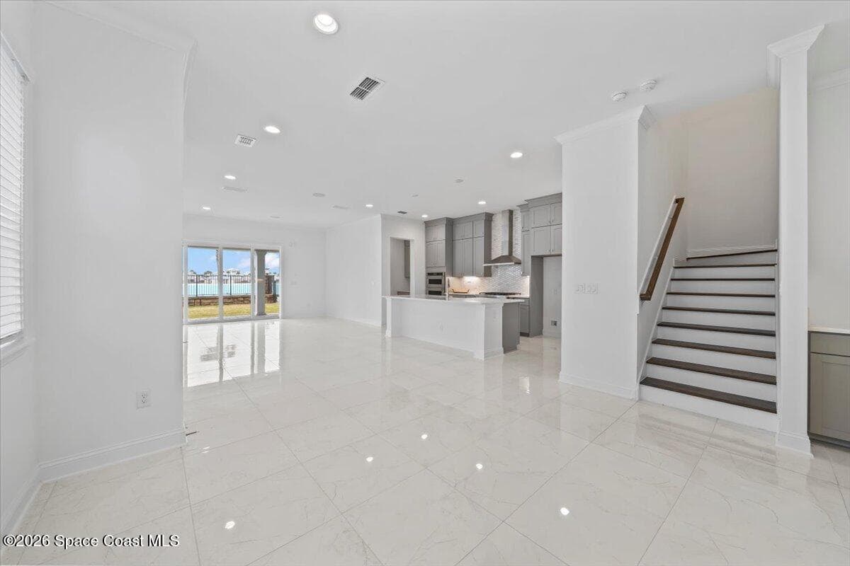 425 Marquesa Circle photo 4