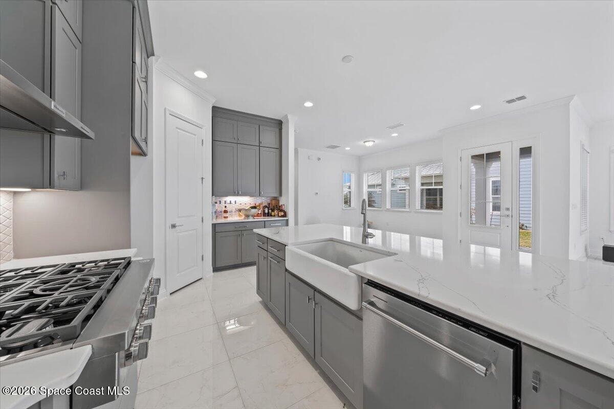 425 Marquesa Circle photo 15