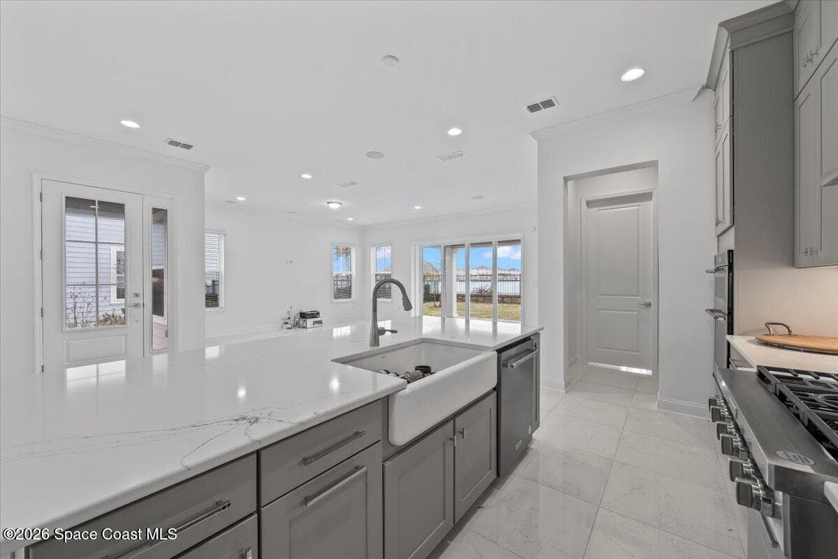 425 Marquesa Circle photo 5