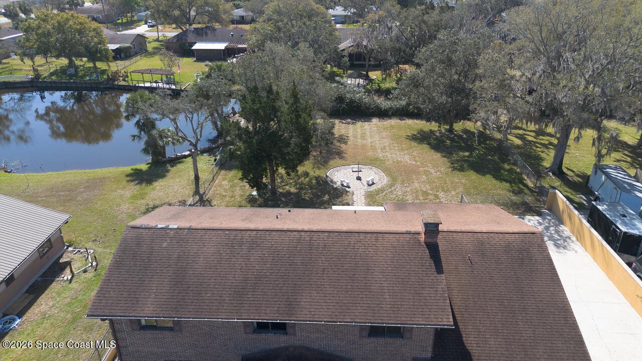 330 Sanchez Avenue photo 4