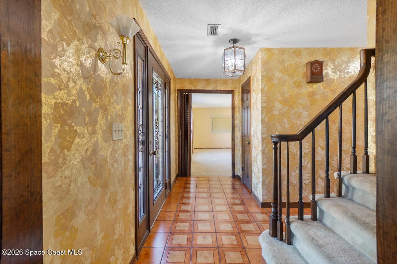 330 Sanchez Avenue photo 18