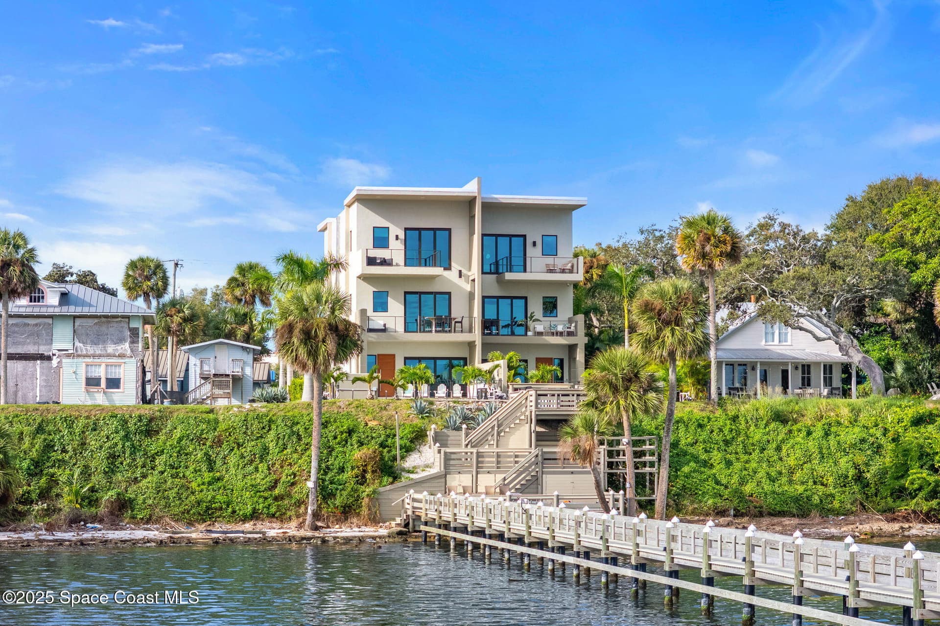 1807 Riverview Drive photo 3