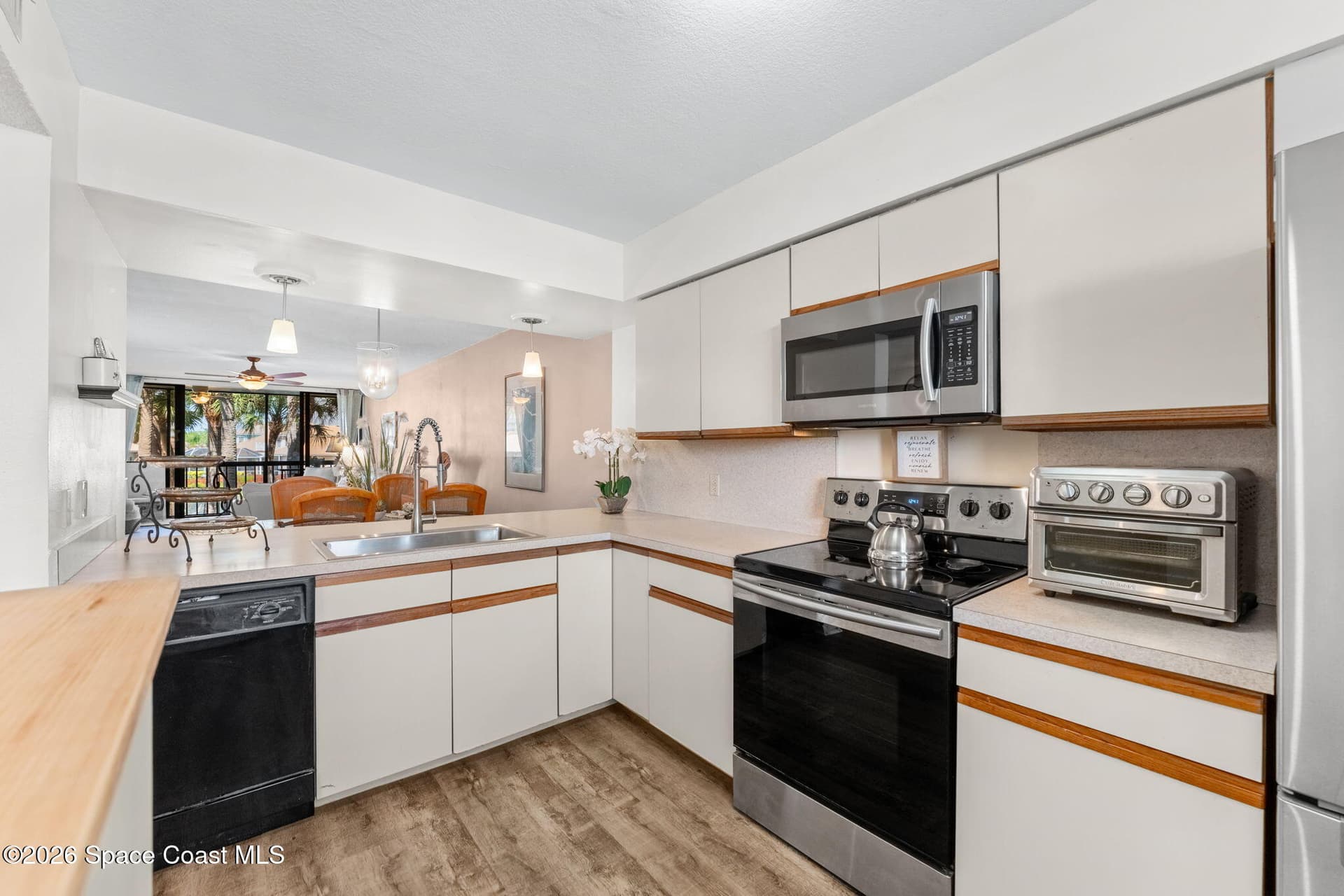 300 Columbia Drive 3204 photo 18