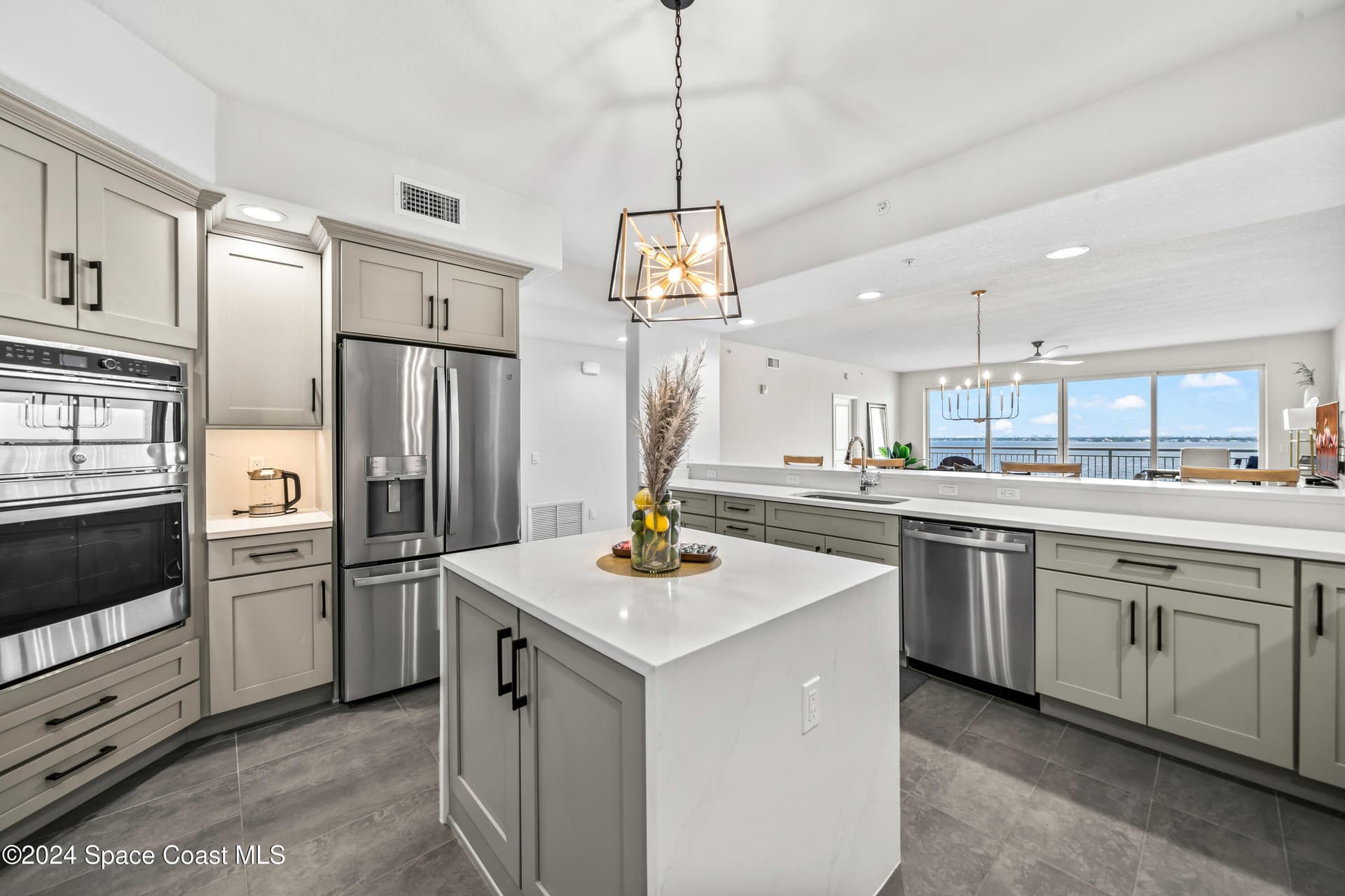1465 S Harbor City Boulevard 702 photo 3