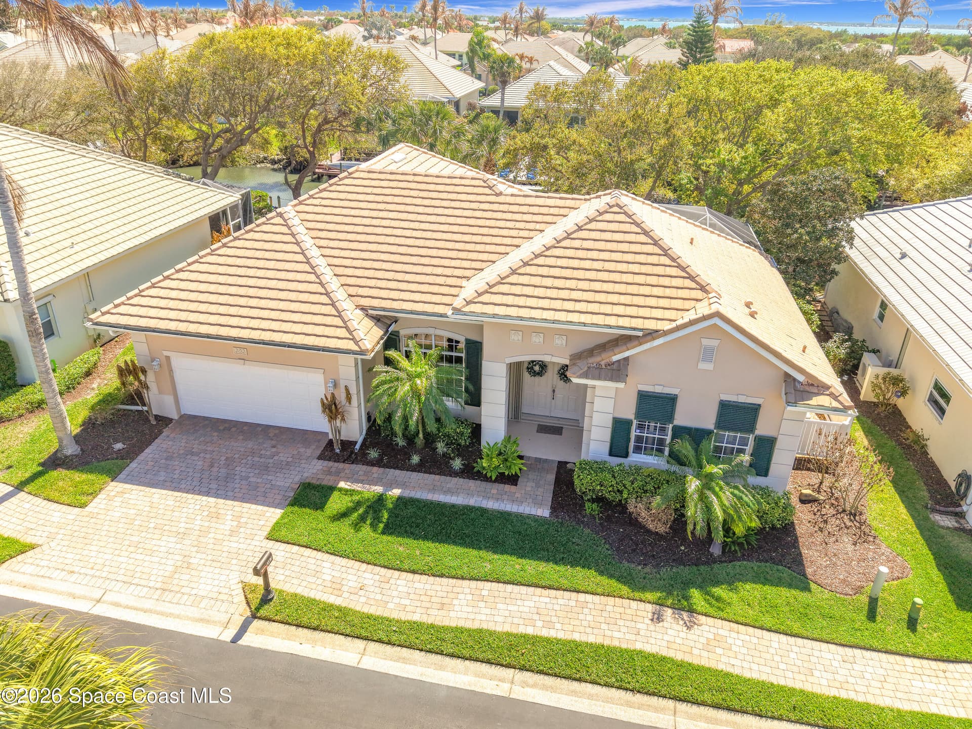 383 Pentland Drive photo 2