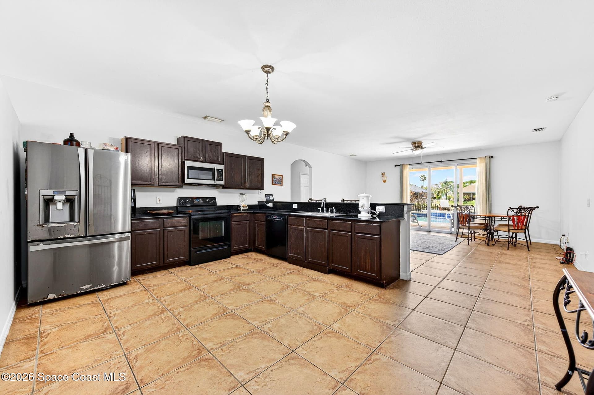 4021 Caparosa Circle photo 9