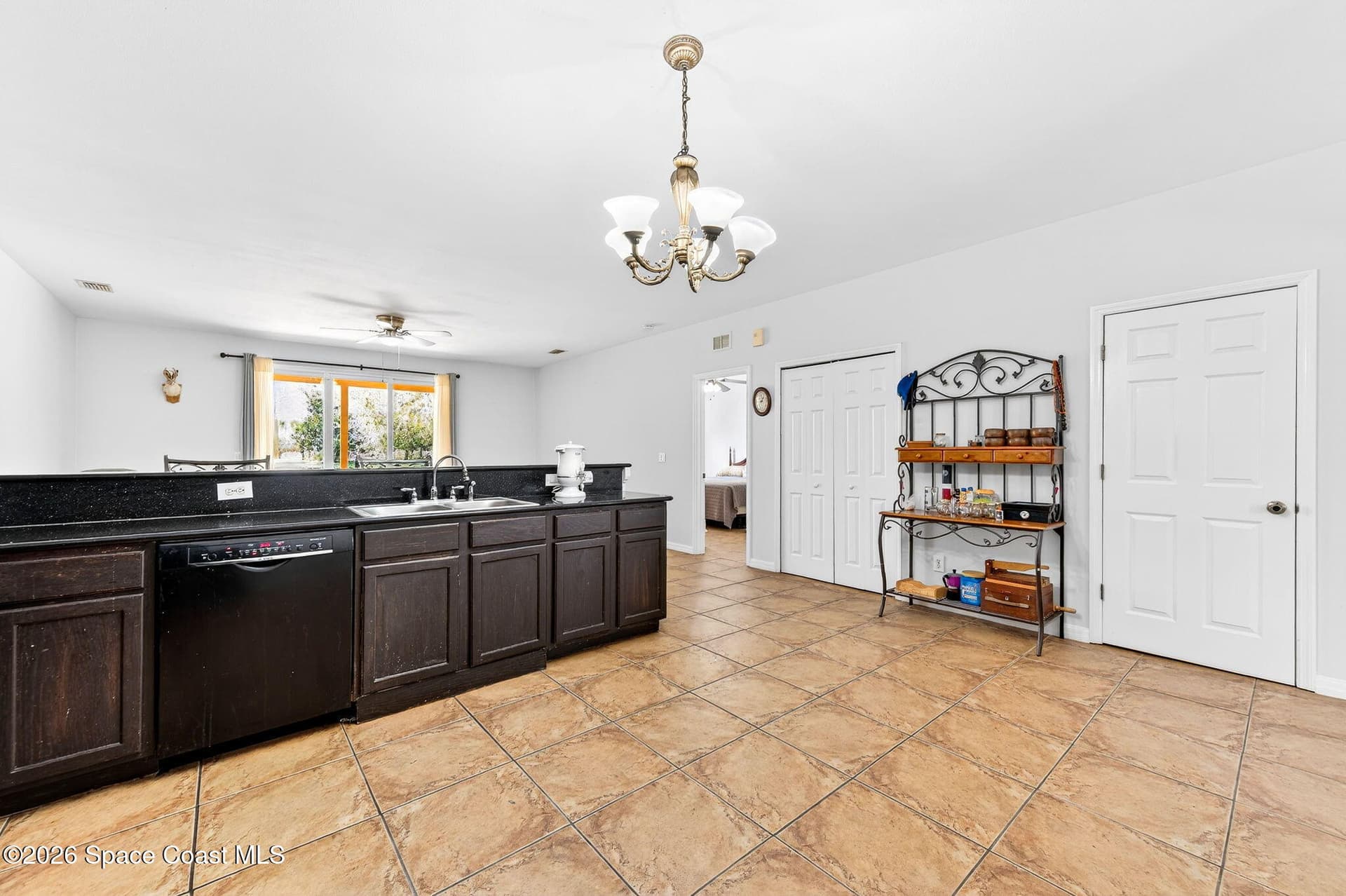 4021 Caparosa Circle photo 10