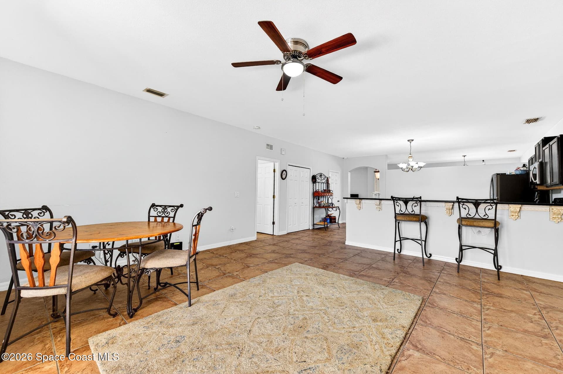 4021 Caparosa Circle photo 15