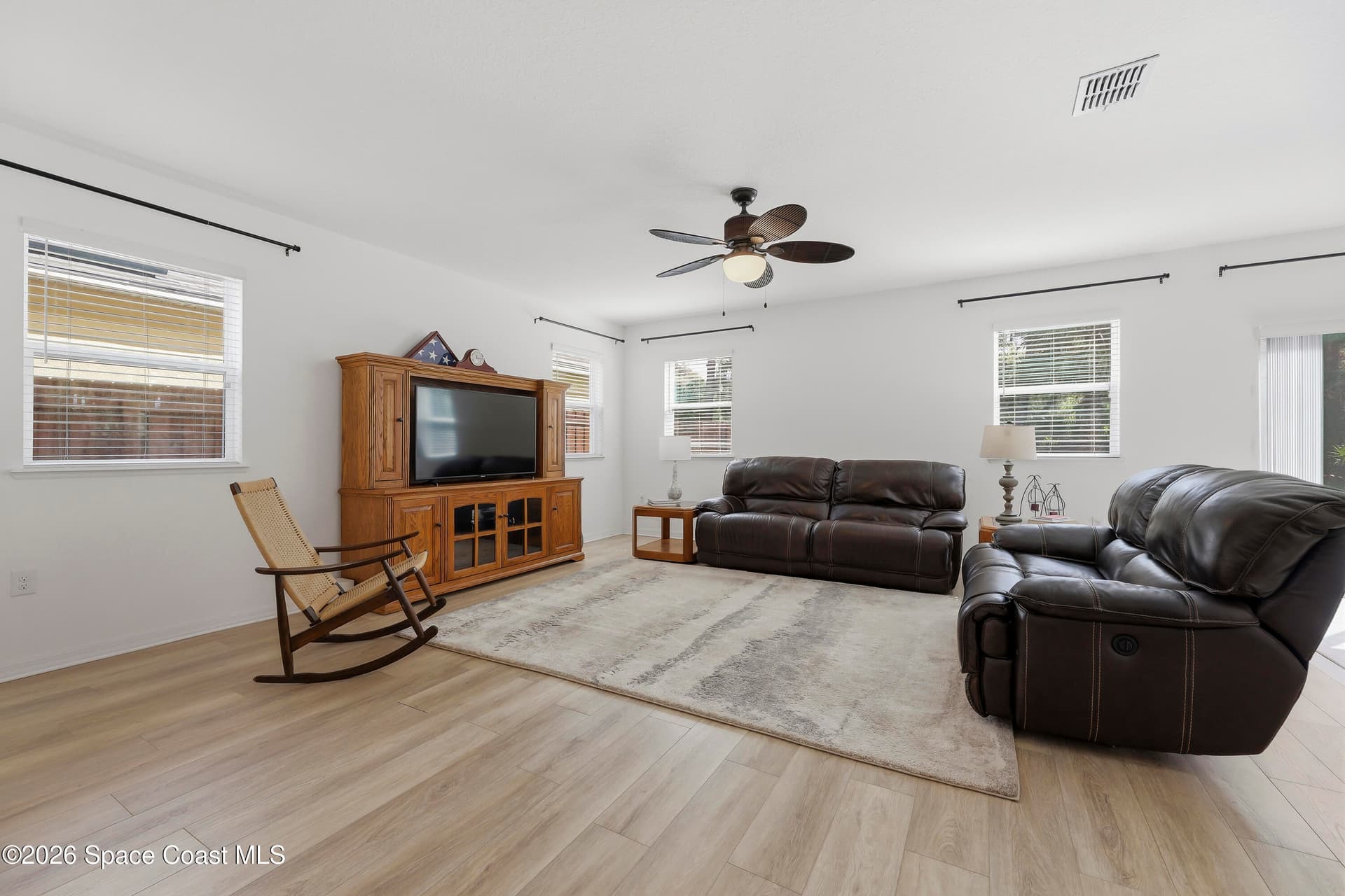 5573 Reagan Avenue photo 10