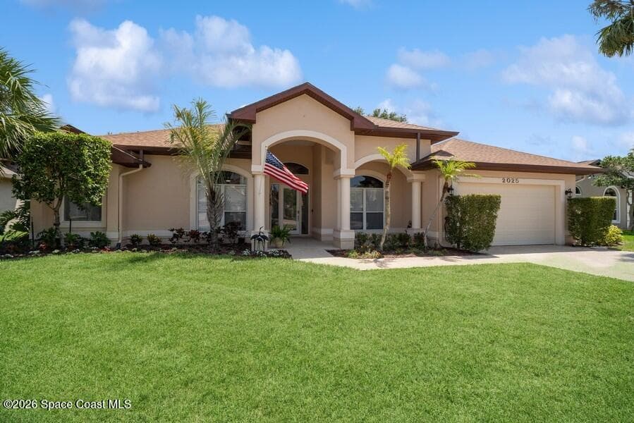 2025 Sykes Creek Drive photo 4