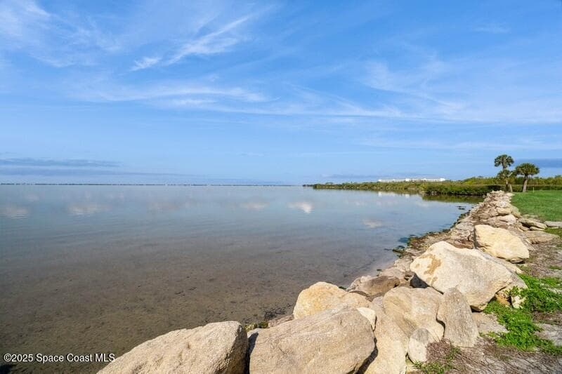 201 International Drive 226 photo 25