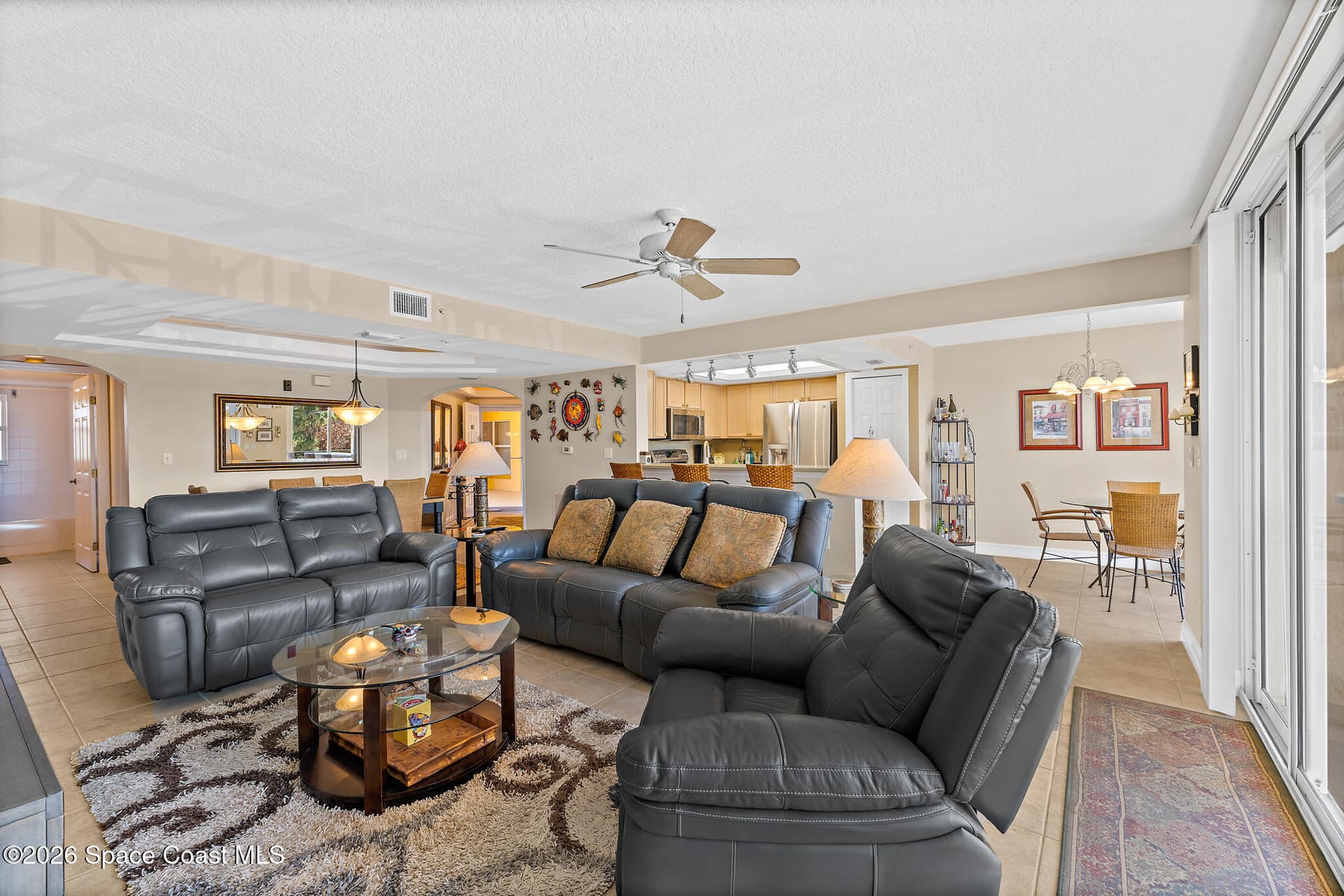 8472 Ridgewood Avenue 201 photo 7